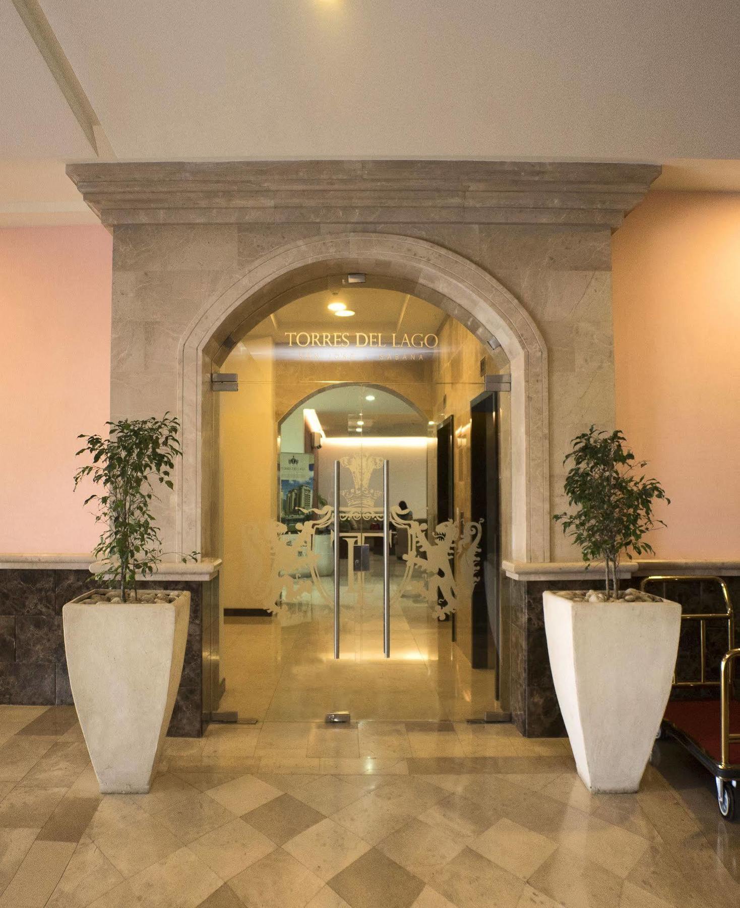 Torres Del Lago Suites And Apartments 산호세 외부 사진